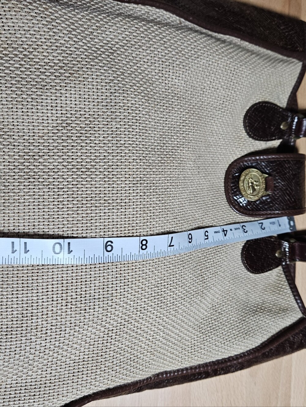 Vintage Brahmin Woven Tan and Brown Shoulder Bag - Picture 6 of 13